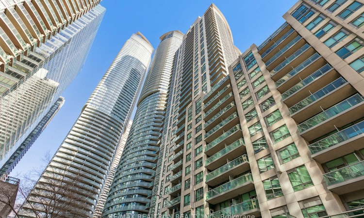 1215-19 Grand Trunk Crescent
