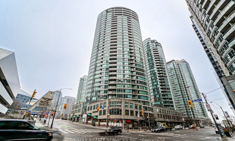 1008-361 Front Street W