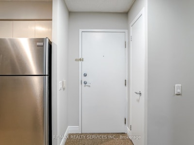 1008-361 Front Street W - 5