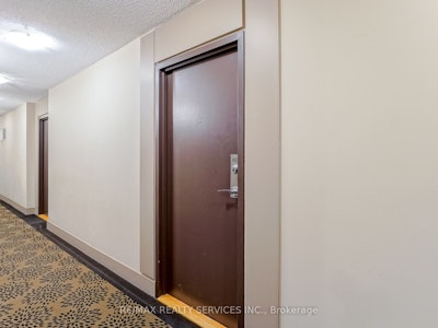 1008-361 Front Street W - 4