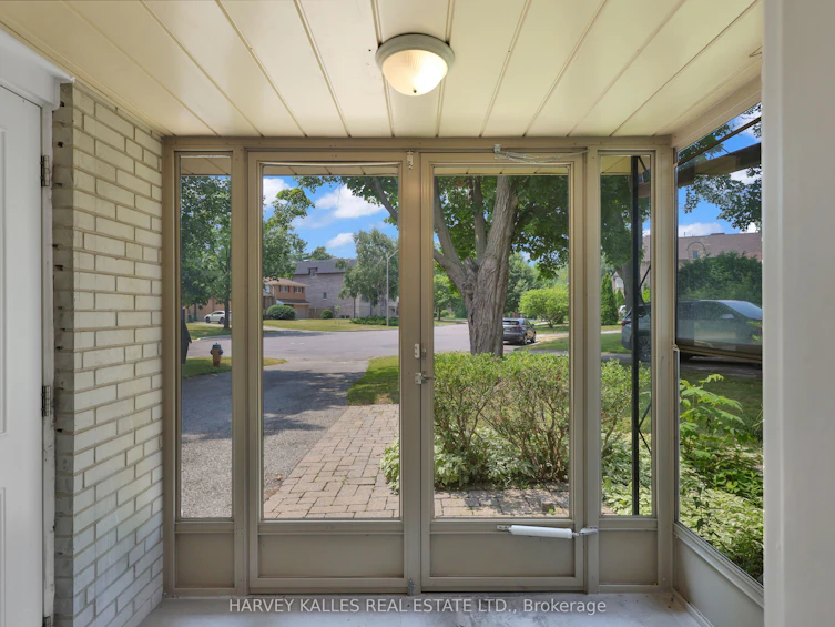 16 Wedgeport Place, Toronto, ON, M2N 4B4 - 3