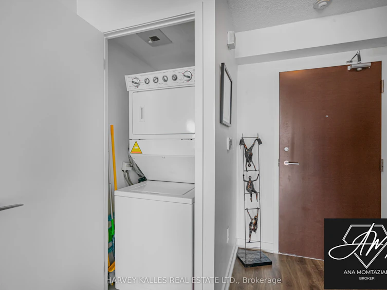 2909-21 Iceboat Terrace, Toronto, ON, M5V 4A9 - 21