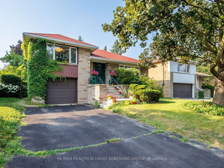 29 Artreeva Drive, Toronto, ON, M3H 4T7 - 2