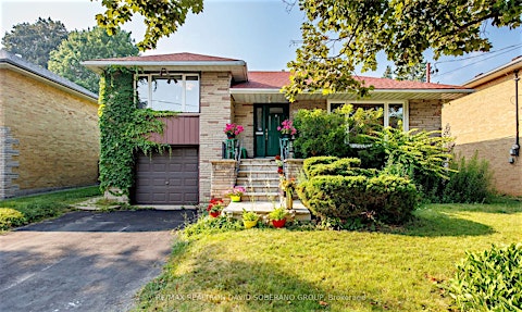 29 Artreeva Drive, Toronto, ON, M3H 4T7