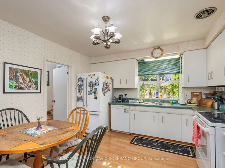 29 Artreeva Drive, Toronto, ON, M3H 4T7 - 10