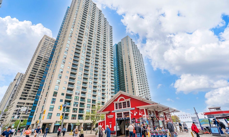 1812-99 Harbour Square