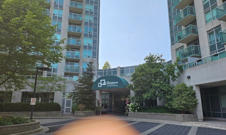 2606-18 Harrison Garden Boulevard