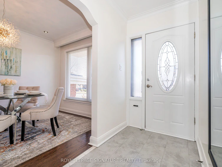 136 Regina Avenue, Toronto, ON, M6A 1R7 - 4