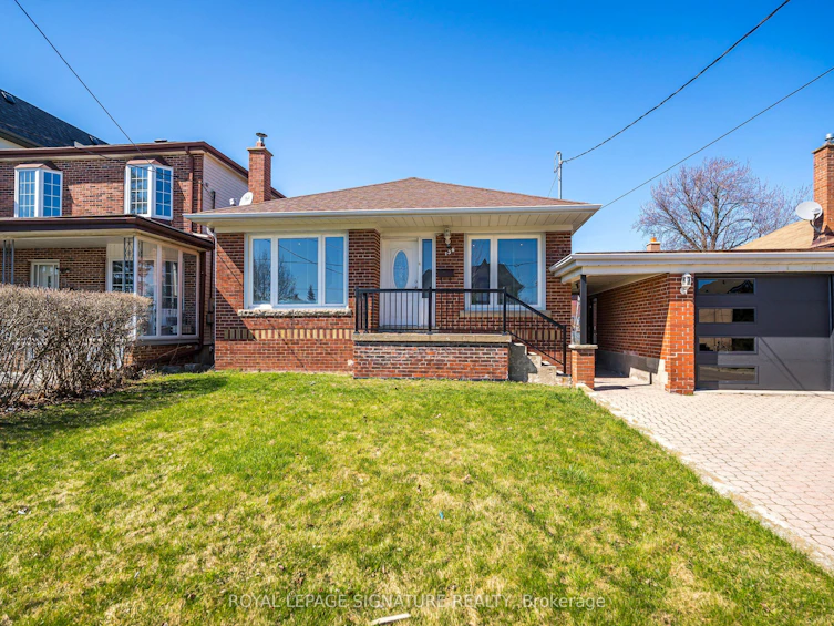 136 Regina Avenue, Toronto, ON, M6A 1R7 - 2