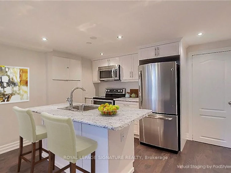 136 Regina Avenue, Toronto, ON, M6A 1R7 - 24