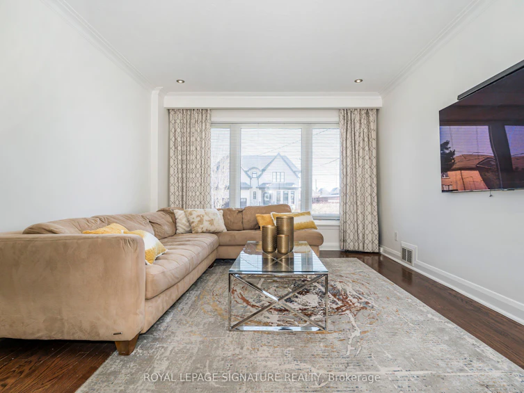 136 Regina Avenue, Toronto, ON, M6A 1R7 - 7