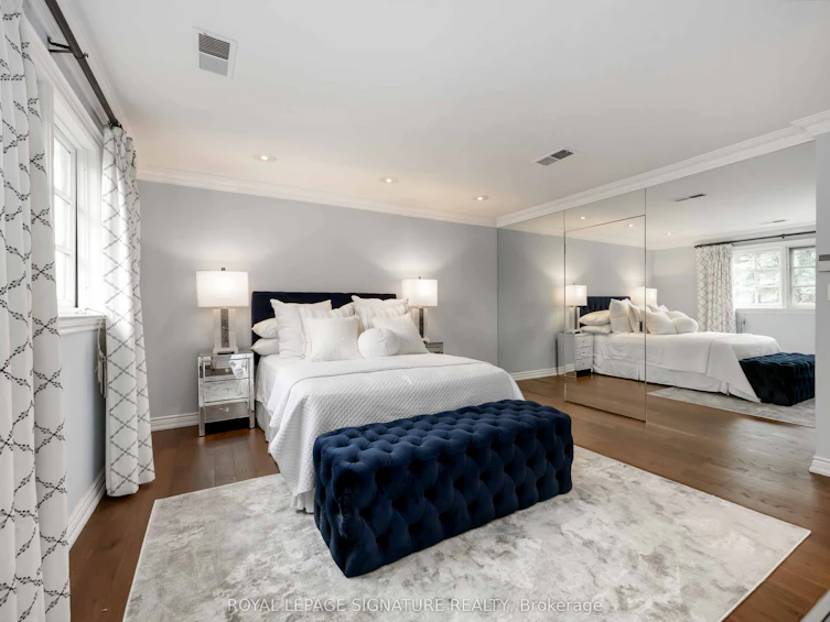 25 Harlington Road, Toronto, ON, M3B 3G3 - 25