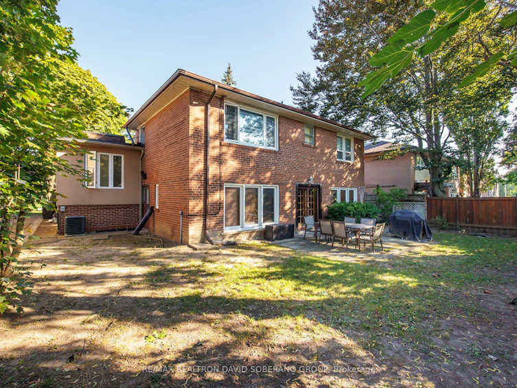 17 Erica Avenue, Toronto, ON, M3H 3H3 - 39