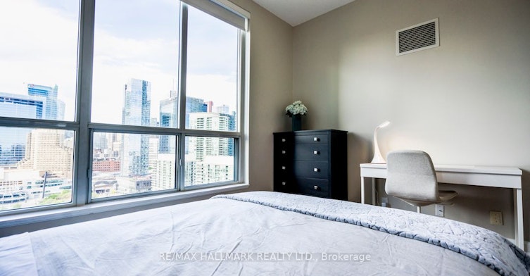 2525-230 Queens Quay W, Toronto, ON, M5J 2Y7 - 5