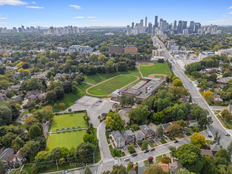 759 Eglinton Avenue E, Toronto, ON, M4G 2K8 - 47