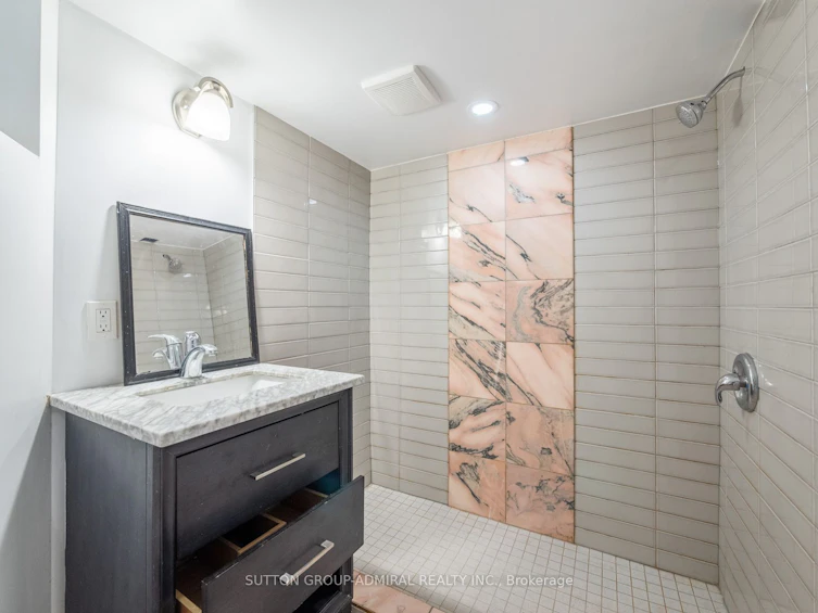 759 Eglinton Avenue E, Toronto, ON, M4G 2K8 - 38