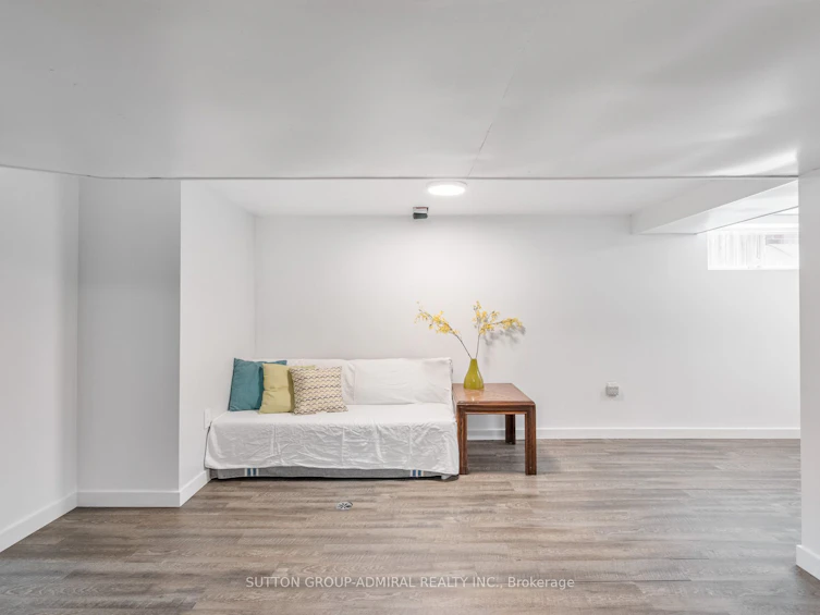 759 Eglinton Avenue E, Toronto, ON, M4G 2K8 - 36