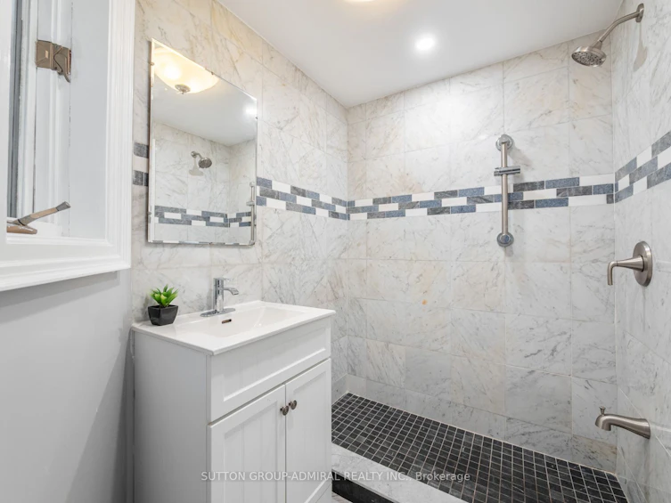 759 Eglinton Avenue E, Toronto, ON, M4G 2K8 - 12