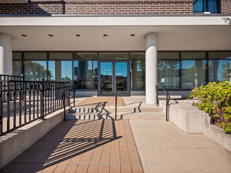1005-128 Fairview Mall Drive, Toronto, ON, M2J 0E8 - 2