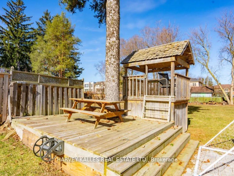 140 Wedgewood Drive, Toronto, ON, M2M 2H7 - 30