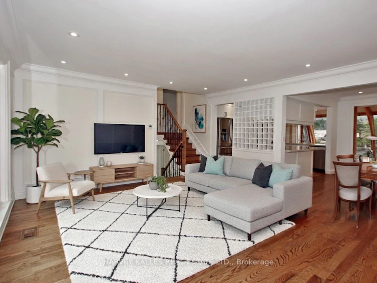 140 Wedgewood Drive, Toronto, ON, M2M 2H7 - 3