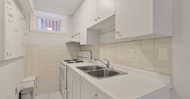 basement-148 Rusholme Road, Toronto, ON, M6H 2Y7 - 6