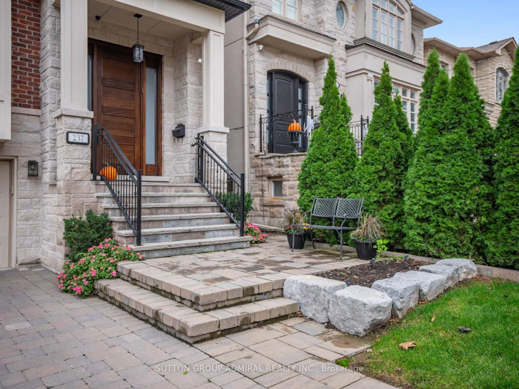 237 Joicey Boulevard, Toronto, ON, M5M 2V6 - 2