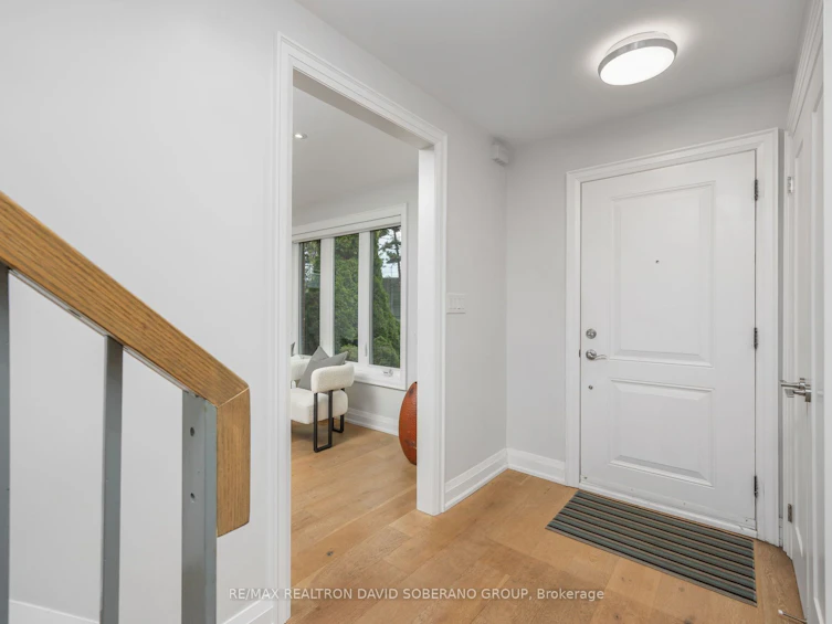28 Touraine Avenue, Toronto, ON, M3H 1R1 - 5