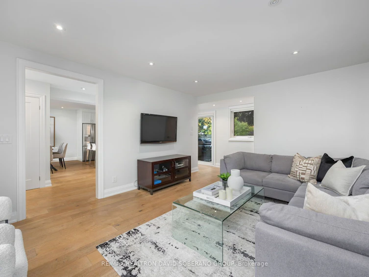 28 Touraine Avenue, Toronto, ON, M3H 1R1 - 8