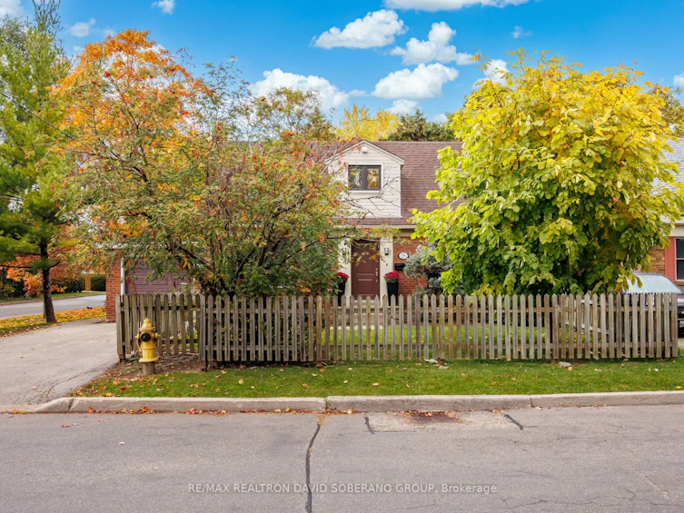 28 Touraine Avenue, Toronto, ON, M3H 1R1 - 3