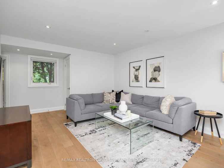28 Touraine Avenue, Toronto, ON, M3H 1R1 - 6