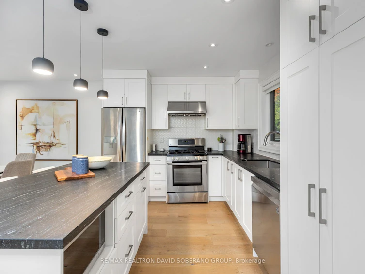 28 Touraine Avenue, Toronto, ON, M3H 1R1 - 12