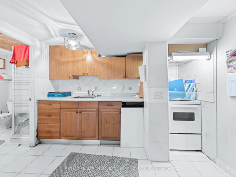 17 Wigan Crescent, Toronto, ON, M3H 3A3 - 23