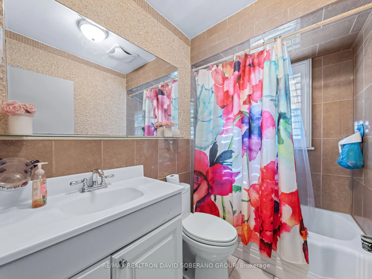 17 Wigan Crescent, Toronto, ON, M3H 3A3 - 9