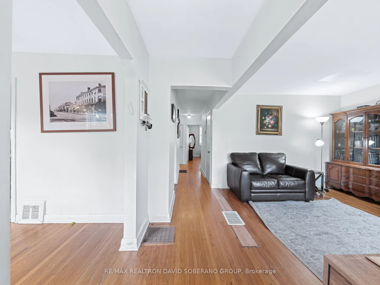 17 Wigan Crescent, Toronto, ON, M3H 3A3 - 2