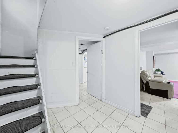 17 Wigan Crescent, Toronto, ON, M3H 3A3 - 15