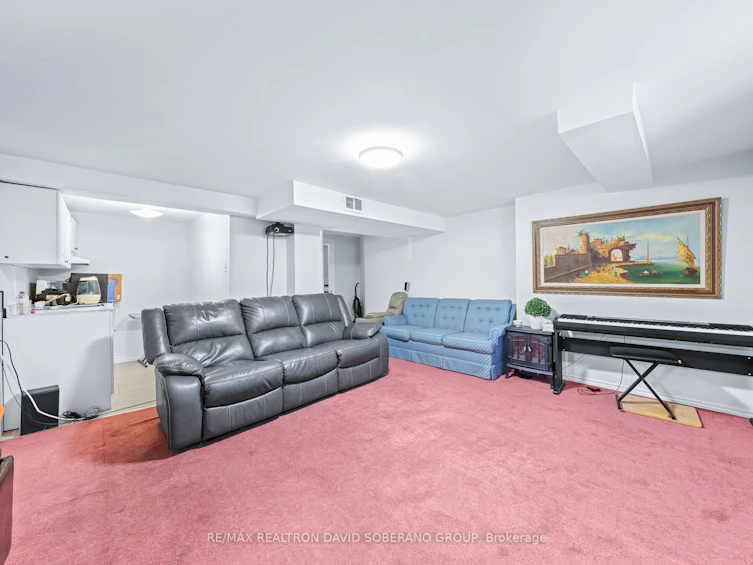 17 Wigan Crescent, Toronto, ON, M3H 3A3 - 17
