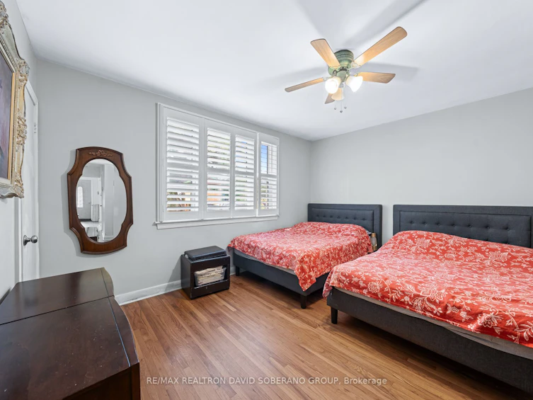 17 Wigan Crescent, Toronto, ON, M3H 3A3 - 7