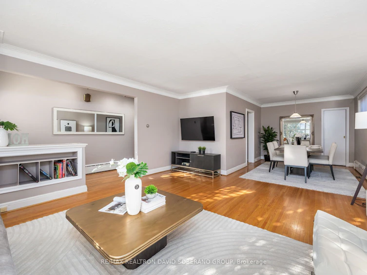 112 York Downs Drive, Toronto, ON, M3H 2G7 - 9