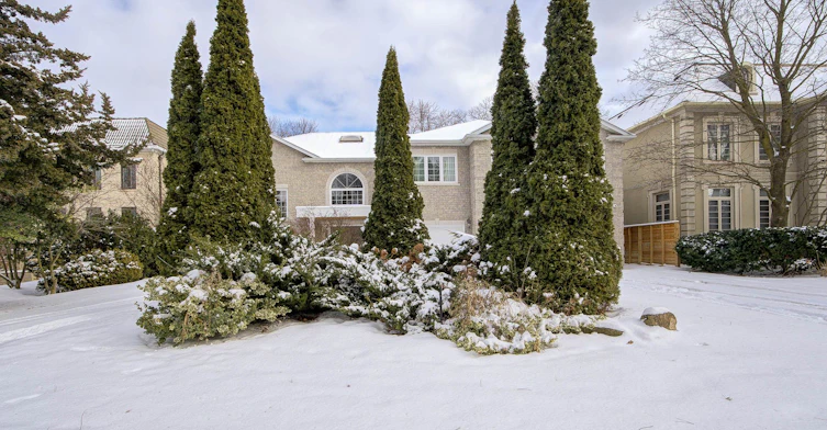 49 Arjay Crescent, Toronto, ON, M2L 1C6 - 2