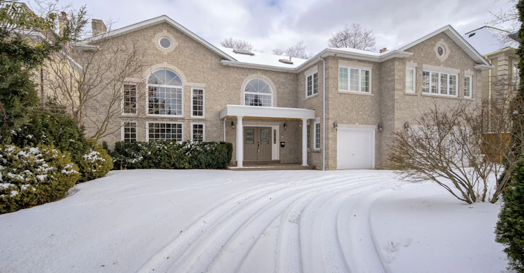 49 Arjay Crescent, Toronto, ON, M2L 1C6