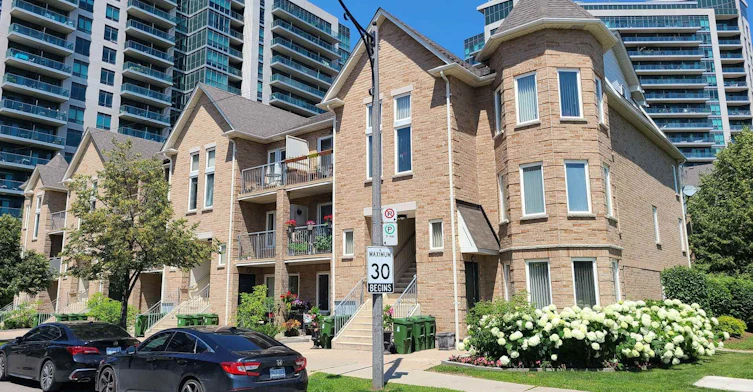 101-130 Vanderhoof Avenue, Toronto, ON, M4G 4J8