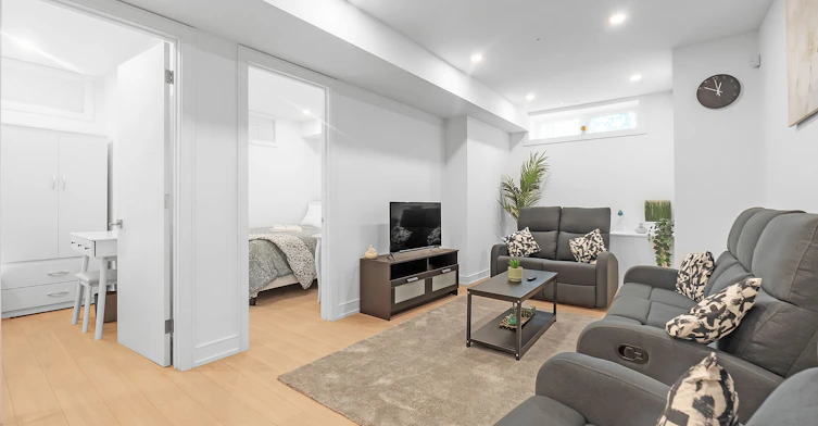 31 Edinburgh Drive, Toronto, ON, M3H 1B5 - 10