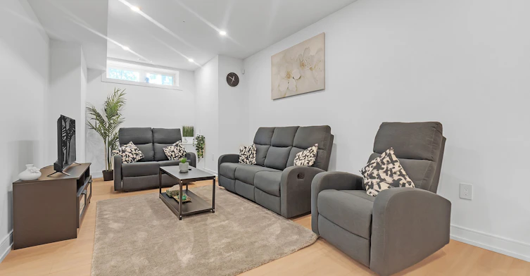 31 Edinburgh Drive, Toronto, ON, M3H 1B5 - 9