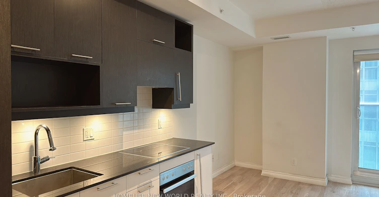 402-30 Nelson Street, Toronto, ON, M5V 0H5 - 4
