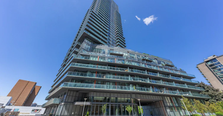 Ph401-825 Church Street, Toronto, ON, M4W 3Z4