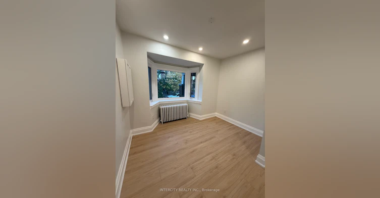 Main Flr-380 Clinton Street, Toronto, ON, M6G 2Z2 - 5