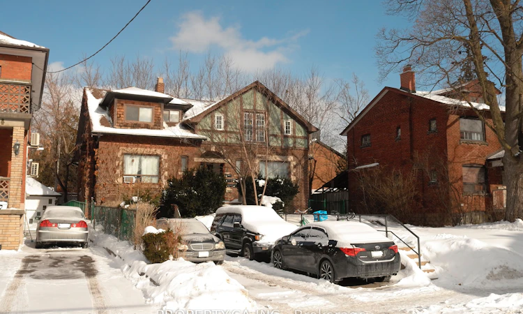 4 Glenhurst Avenue