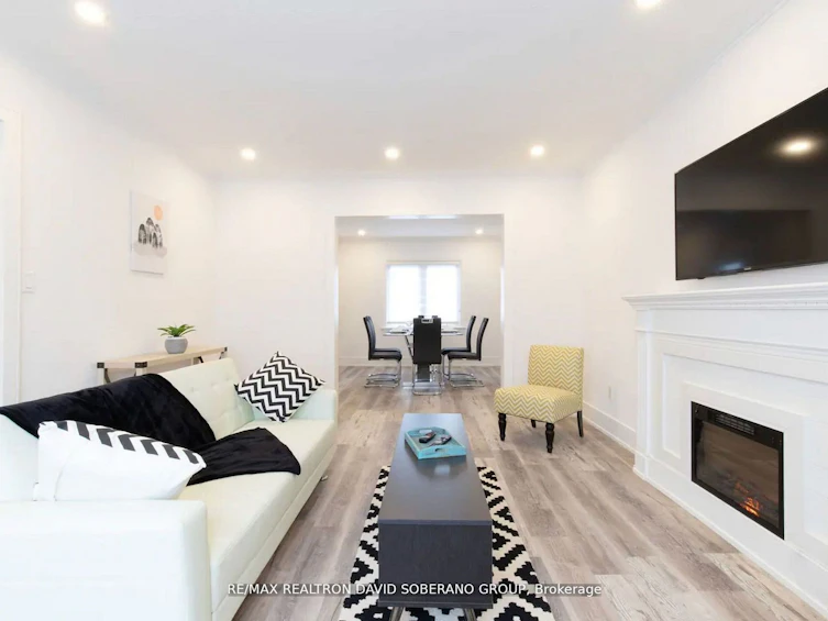 55 Raeburn Avenue, Toronto, ON, M3H 1G9 - 5