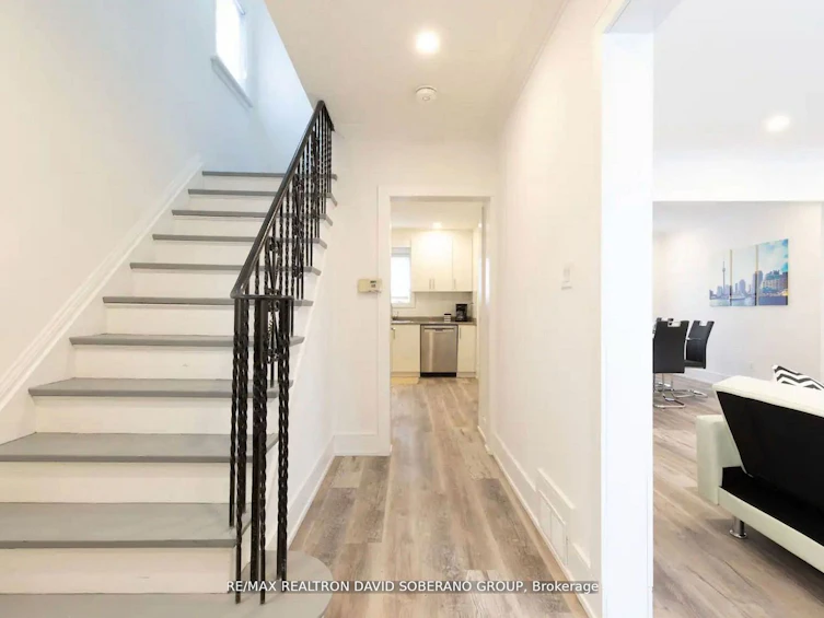 55 Raeburn Avenue, Toronto, ON, M3H 1G9 - 9